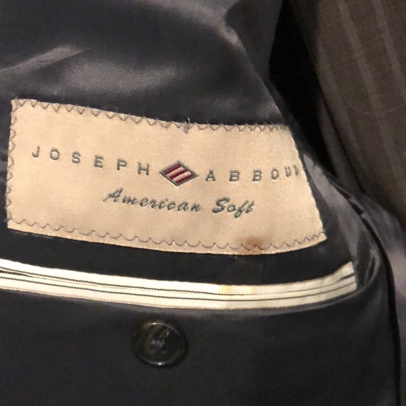 Mens Joseph Abboud Charcoal Grey Wool pinstripe suit - Picture 2 of 5